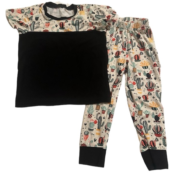 small shop Gender Neutral Baby Outfit - Picture 1 of 10